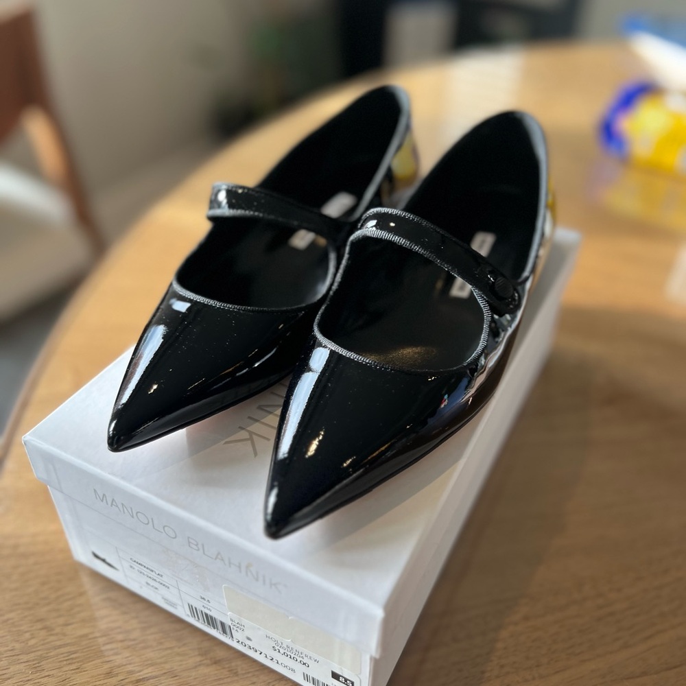 BNIB Manolo Blahnik Black Patent Leather Compariflat, Sz 8.5